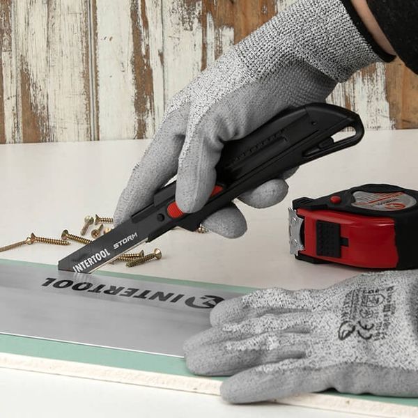Ніж сегментний мультифункціональний 18 мм, металева напрямна, STORM INTERTOOL HT-0537 HT-0537 фото